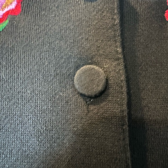 Black Cardigan Size SP Adrienne Vittadini  with pink & blue  Embroidered Flowers - Picture 5 of 10